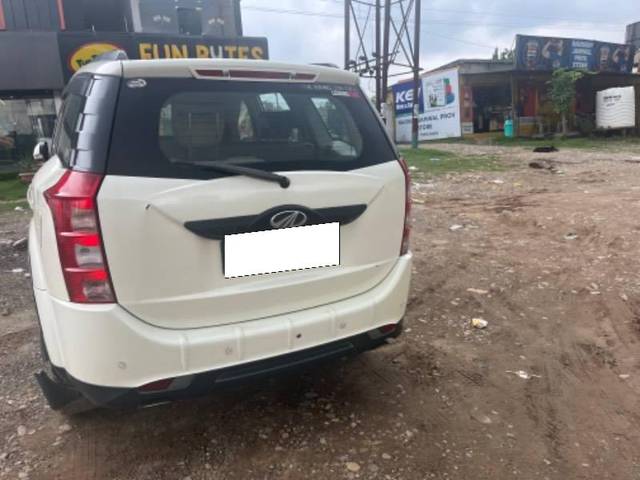 https://images10.gaadi.com/usedcar_image/4276535/original/processed_85f3c6b6-57b4-4a2d-b27b-63cfbf5f5a6a.jpeg?imwidth=6402