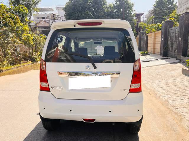 https://images10.gaadi.com/usedcar_image/4276594/original/processed_2285b4746ddf07fb0739825b4bed3d8d.jpeg?imwidth=6402