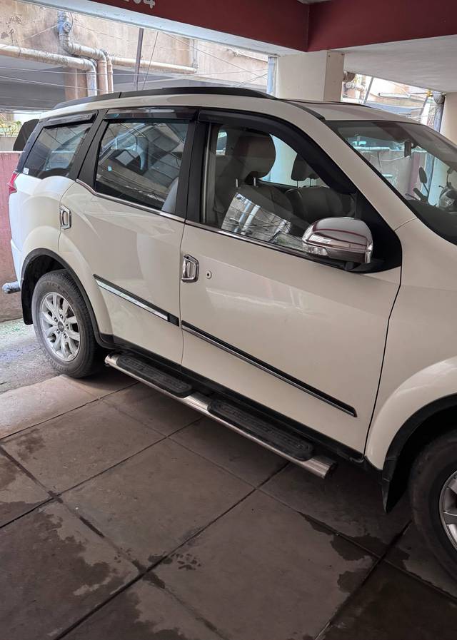 https://images10.gaadi.com/usedcar_image/4276603/original/processed_185e6950-69bd-461b-9e31-2442eb7f8006.jpeg?imwidth=6402