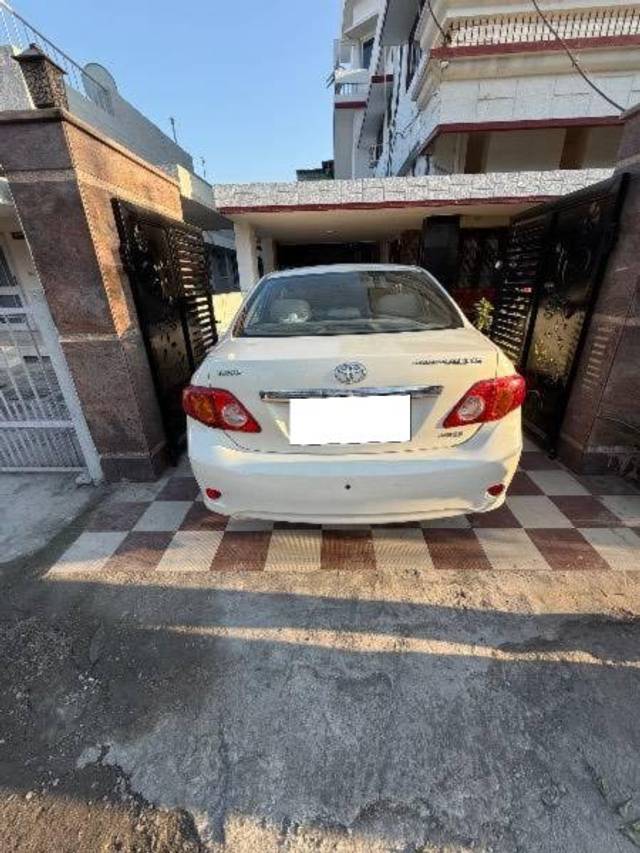 https://images10.gaadi.com/usedcar_image/4276766/original/processed_b5ad3fbd-736b-48a4-b85a-62205b2318c1.jpeg?imwidth=6401