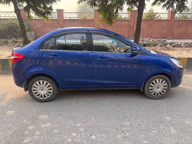 https://images10.gaadi.com/usedcar_image/4276921/original/af4182275e1457b408bd9d6e3677644e.jpg?imwidth=6402