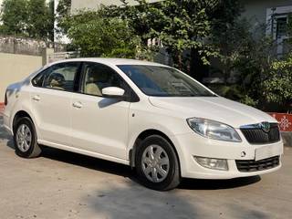 Skoda Rapid 2011-2014 Skoda Rapid 1.6 TDI Ambition