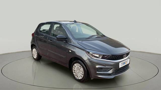 https://images10.gaadi.com/usedcar_image/4276997/original/e13b365e6afd5c5f773727b028f27bd7.jpg?imwidth=6400