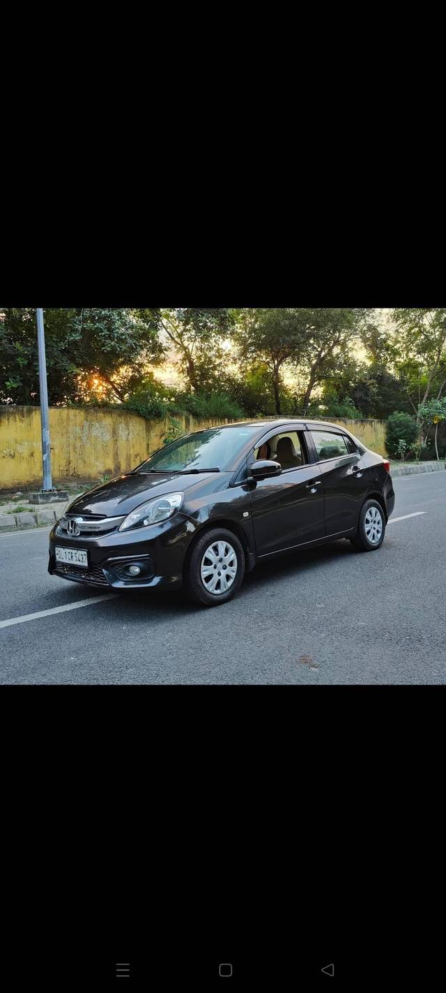 https://images10.gaadi.com/usedcar_image/4277002/original/processed_44ef8101525e85c1b148aa3f1d3e1803.jpg?imwidth=6402