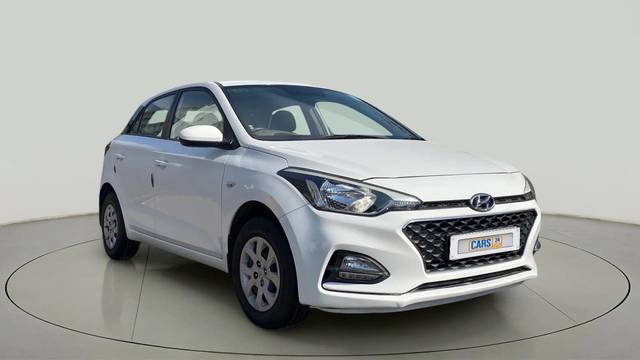 https://images10.gaadi.com/usedcar_image/4277007/original/5fcf10e6a34c25e31815dbaedcf79d19.jpg?imwidth=6400