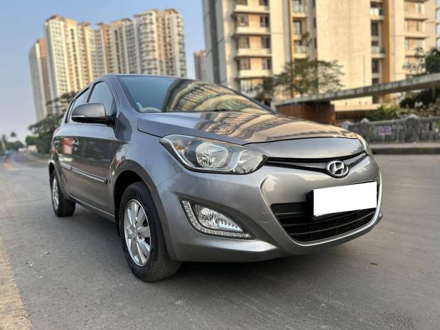 https://images10.gaadi.com/usedcar_image/4277059/original/processed_1fced2a3c96b9f0e93956cf6ba56f485.jpg?imwidth=6400