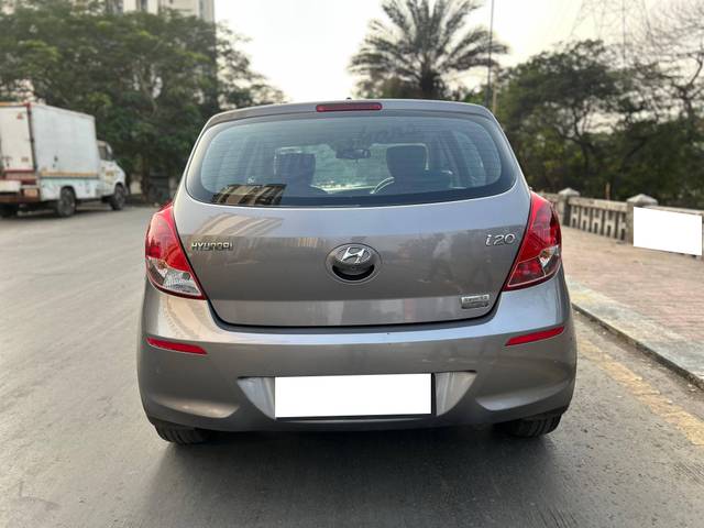 https://images10.gaadi.com/usedcar_image/4277059/original/processed_fd104a27bb121a36d2bd7881d00c9584.jpg?imwidth=6402