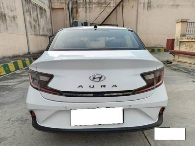 https://images10.gaadi.com/usedcar_image/4277081/original/processed_ad24ef67bc8bf4feb2ab07726131a182.jpg?imwidth=6402