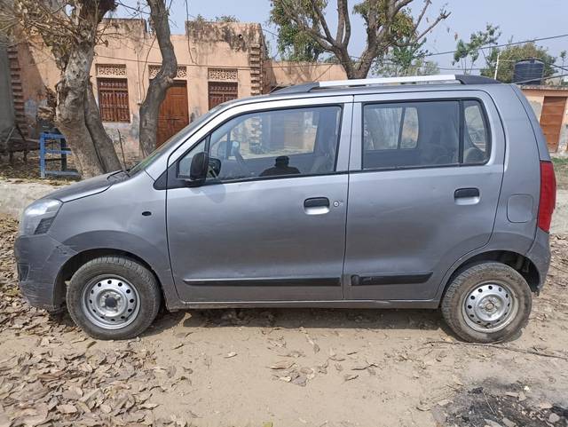 https://images10.gaadi.com/usedcar_image/4277097/original/c39aef93d5b6be5b3b7ea04e2b84bb6f.jpg?imwidth=6401