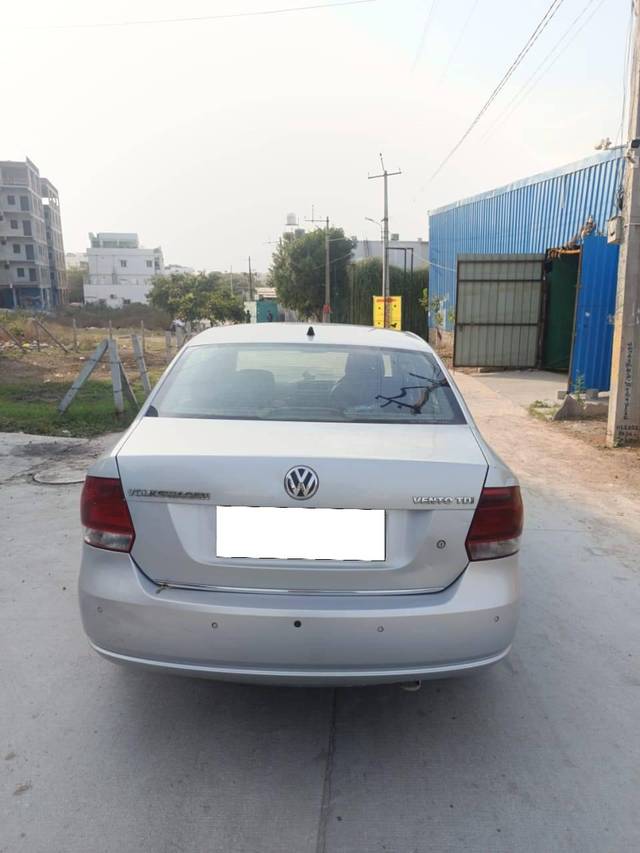 https://images10.gaadi.com/usedcar_image/4277172/original/processed_f6be96ac8eeac6447cefa81b7b2eb465.jpg?imwidth=6402