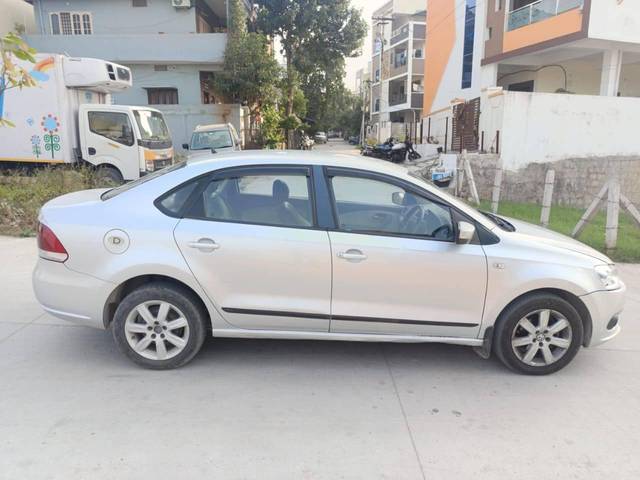 https://images10.gaadi.com/usedcar_image/4277172/original/processed_f8020698d2a668c86bc4e537e0af1b59.jpg?imwidth=6401