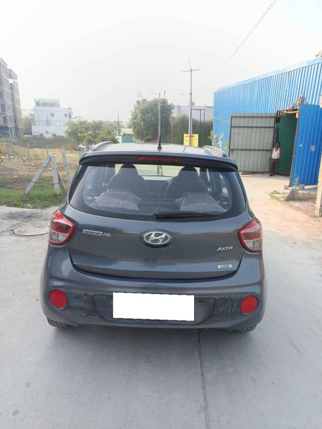 https://images10.gaadi.com/usedcar_image/4277176/original/processed_0a3658d395ee5c0de52c8f1f303d4115.jpg?imwidth=6402