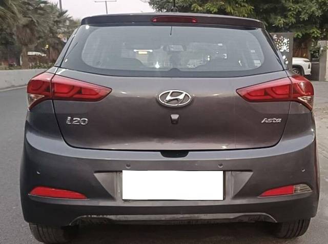 https://images10.gaadi.com/usedcar_image/4277214/original/processed_b45b0657ffac0d485b735bf6cf761edd.jpg?imwidth=6402