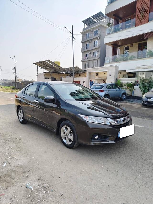 https://images10.gaadi.com/usedcar_image/4277222/original/processed_4f592370e74d8ab4e5df7ac7616e156f.jpg?imwidth=6400