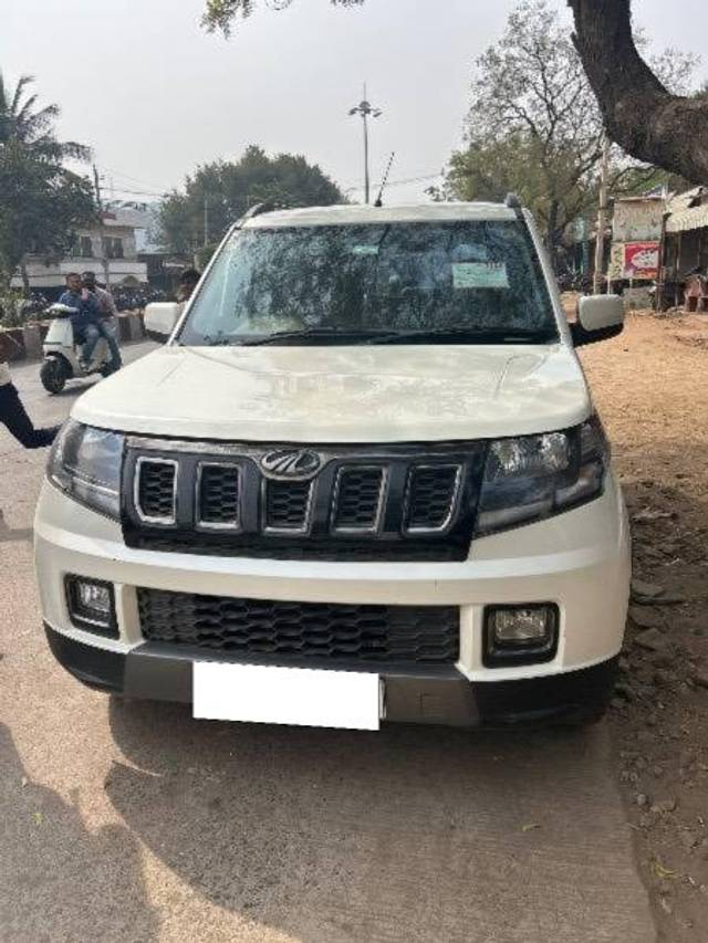 https://images10.gaadi.com/usedcar_image/4277247/original/processed_317e9973-7640-418c-8d9d-e77218ff7eba.jpg?imwidth=6402