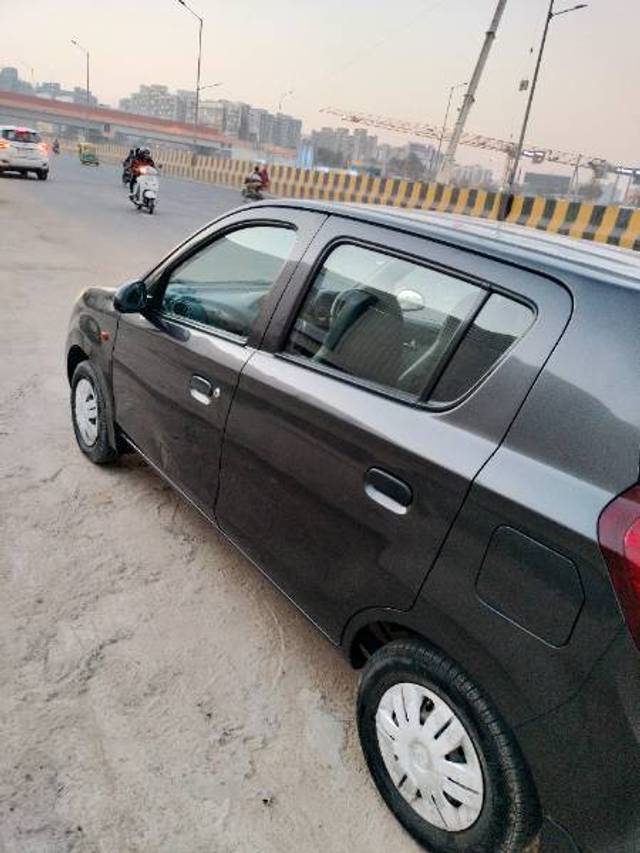 https://images10.gaadi.com/usedcar_image/4277261/original/809a58d53d11d0cd283b1e4410e1a380.jpg?imwidth=6402