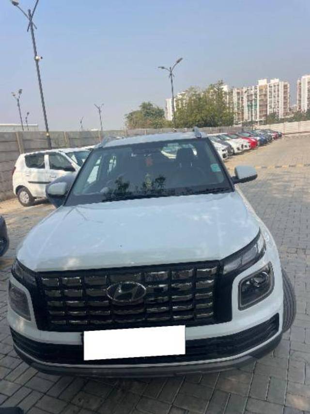 https://images10.gaadi.com/usedcar_image/4277263/original/87b5c4646461199e8e0304e1f58382c7.jpg?imwidth=6400