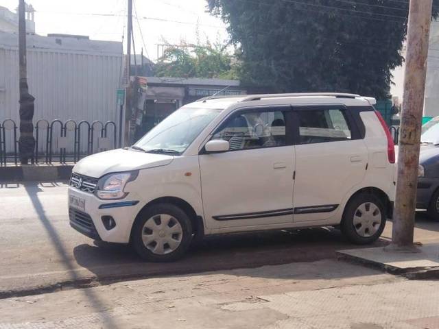 https://images10.gaadi.com/usedcar_image/4277286/original/processed_724c3f1d-aa10-4ffc-aff8-bce67cdf67e3.jpg?imwidth=6400