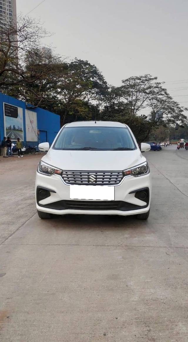 https://images10.gaadi.com/usedcar_image/4277303/original/processed_b8d1d266f2a57b846a2db6e5dc4224b9.jpg?imwidth=6400