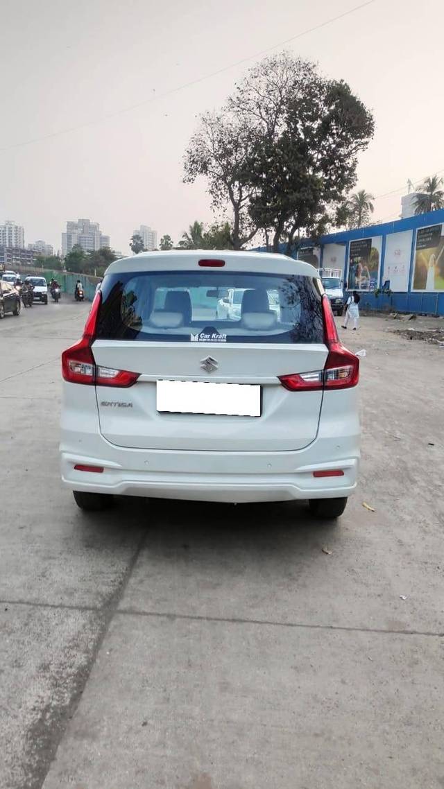 https://images10.gaadi.com/usedcar_image/4277303/original/processed_bfb110964c654127943bd533f58fe086.jpg?imwidth=6402