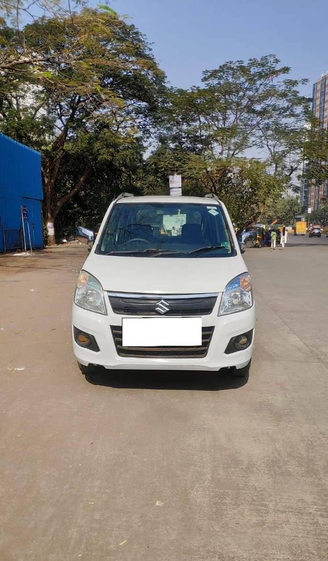 https://images10.gaadi.com/usedcar_image/4277304/original/processed_342818e6001b26eb9c4a7e2d5f7e8c76.jpg?imwidth=6400