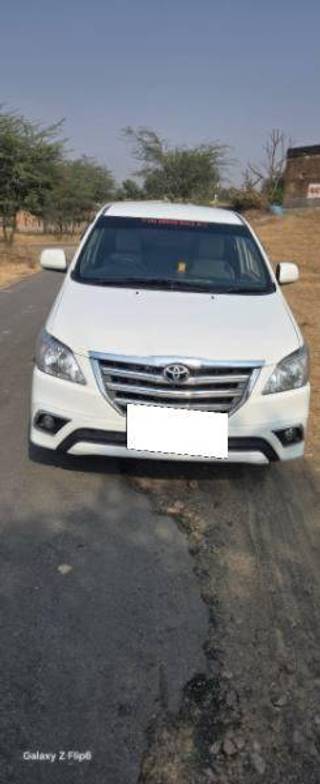 Toyota Innova Toyota Innova 2.5 G (Diesel) 8 Seater BS IV