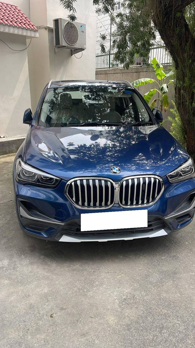 https://images10.gaadi.com/usedcar_image/4277431/original/processed_38aadd993e603eaeef68617d99902ad1.jpg?imwidth=6402