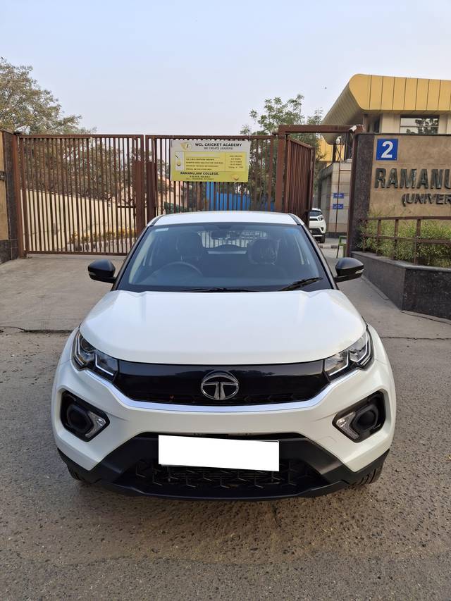 https://images10.gaadi.com/usedcar_image/4277435/original/processed_57b186ddd8c517b36681df2c037fdda7.jpg?imwidth=6400