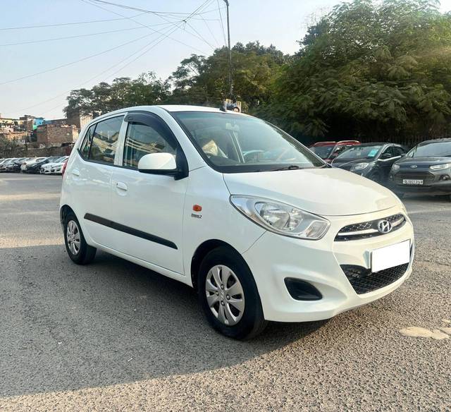 https://images10.gaadi.com/usedcar_image/4277446/original/processed_b47d56a5ceeaf681eb855263a1162f5c.jpg?imwidth=6400