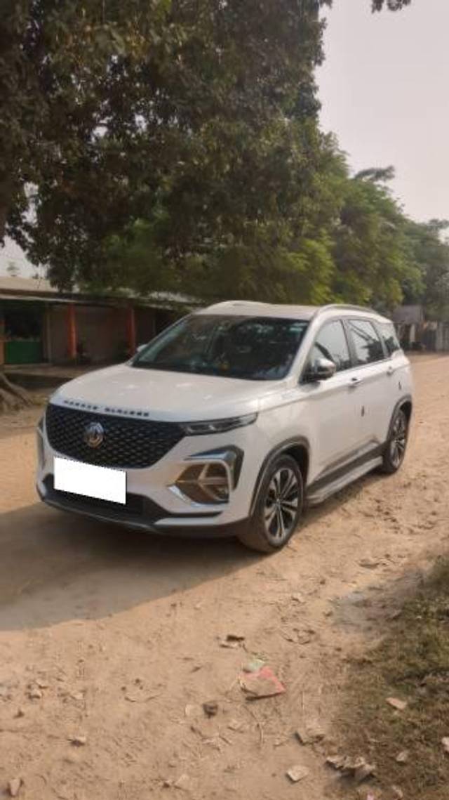 https://images10.gaadi.com/usedcar_image/4277503/original/processed_a036eb88-9caa-49f5-a79f-6997b4fc370c.jpg?imwidth=6402