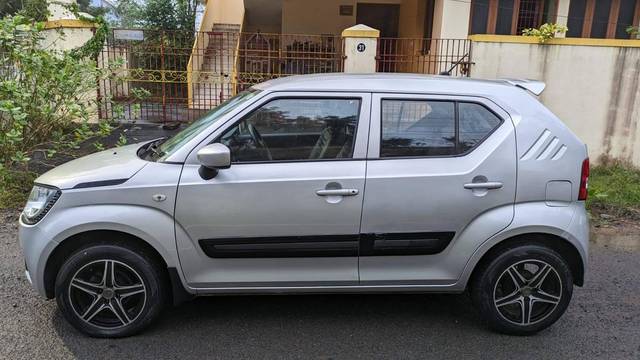 https://images10.gaadi.com/usedcar_image/4277540/original/processed_ea7a086722ec64ad8322a84aa241dac1.jpg?imwidth=6402