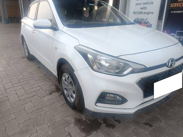 https://images10.gaadi.com/usedcar_image/4277550/original/processed_8613764fd4e624dd62c33681951369b5.jpg?imwidth=6400