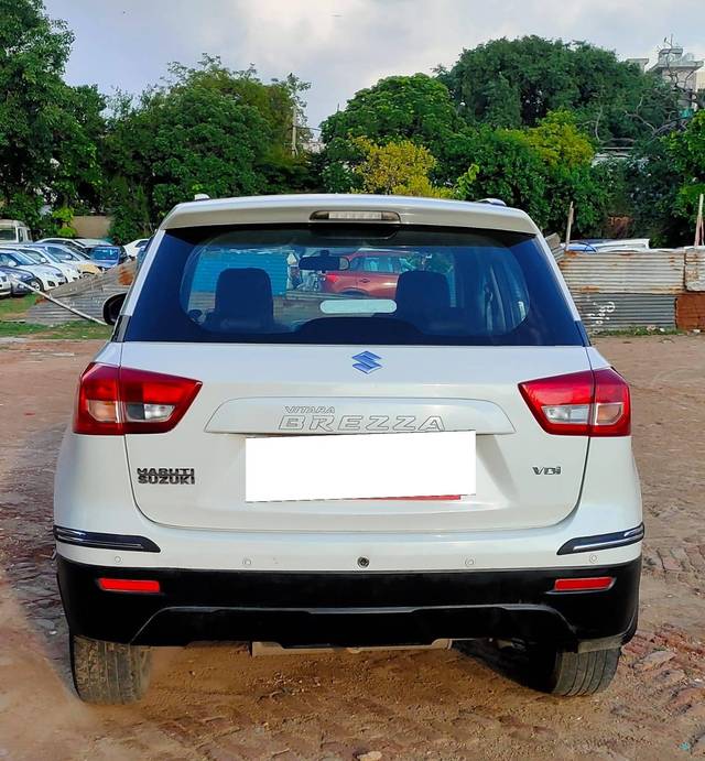 https://images10.gaadi.com/usedcar_image/4277644/original/processed_bf2e932f6b5883d8a24cf65f7f0f684f.jpg?imwidth=6402