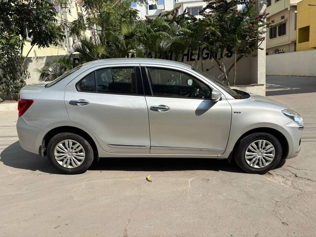 https://images10.gaadi.com/usedcar_image/4277664/original/2b8bb23ddaf497499889b744d2202c65.jpg?imwidth=6401