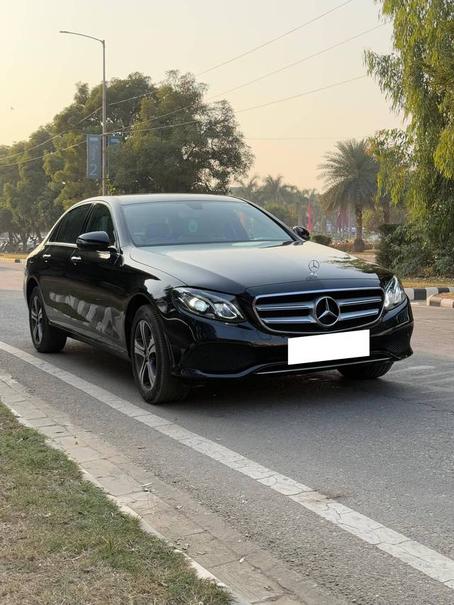 https://images10.gaadi.com/usedcar_image/4277710/original/processed_5a4dd68c0679e156d8577f2d23fe59a7.jpg?imwidth=6400