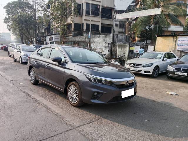 https://images10.gaadi.com/usedcar_image/4277724/original/processed_133a782fdf152808f61356ec5126c975.jpg?imwidth=6400