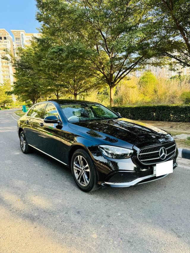 https://images10.gaadi.com/usedcar_image/4277738/original/processed_985297ea51a037d21c9a335d2dabfc7d.jpg?imwidth=6402