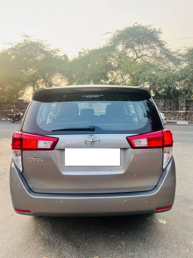 https://images10.gaadi.com/usedcar_image/4277820/original/processed_e4594be37f5bf7142b2c17450d90924e.jpg?imwidth=6402