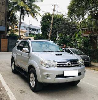 Toyota Fortuner 2009-2011 Toyota Fortuner 3.0 Diesel