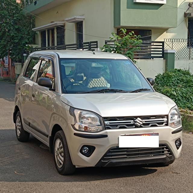 https://images10.gaadi.com/usedcar_image/4277926/original/processed_ec7d761f7e1c031267e2d86877b0fe36.jpg?imwidth=6400