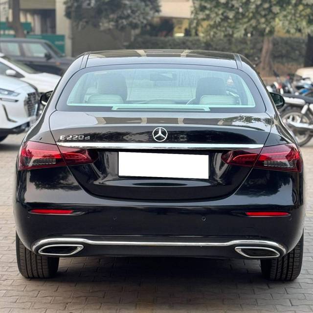 https://images10.gaadi.com/usedcar_image/4277953/original/processed_5d7ce9709f96ca75135f705e9d641daf.jpg?imwidth=6401