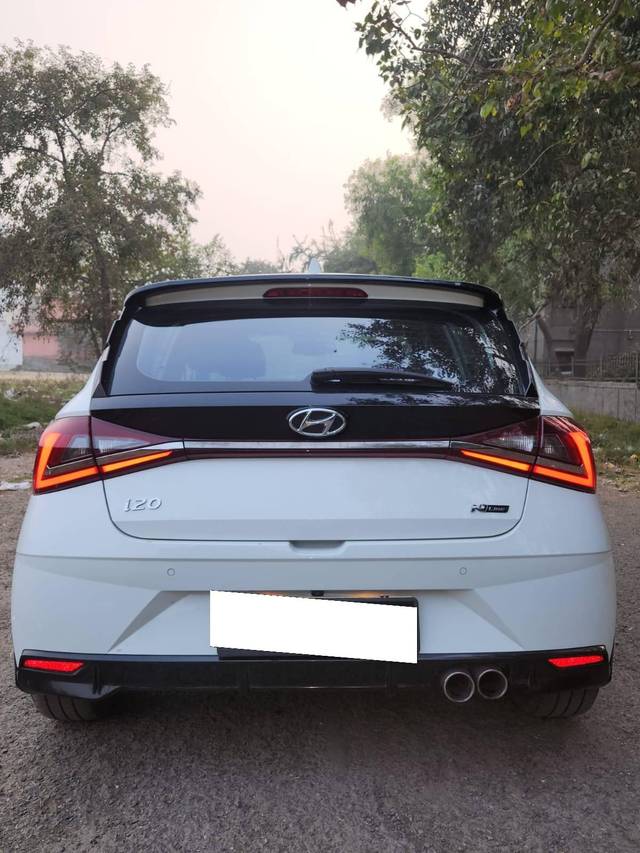 https://images10.gaadi.com/usedcar_image/4277964/original/processed_7315d24f7ddbadefa25929c349f8f72c.jpg?imwidth=6401