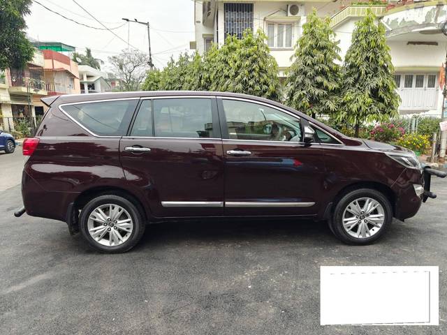 https://images10.gaadi.com/usedcar_image/4278003/original/processed_bbdefb7ad18d1d6ce02019e84f9f5682.jpg?imwidth=6401