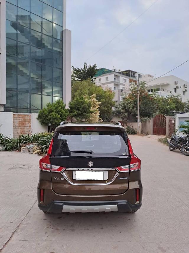 https://images10.gaadi.com/usedcar_image/4278054/original/processed_bc2b313c1d0f9b326aeb348d01dea1b1.jpeg?imwidth=6402