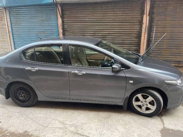 https://images10.gaadi.com/usedcar_image/4278061/original/processed_3d68bd3a-1ffc-439f-a02c-77926fd24a54.jpeg?imwidth=6401