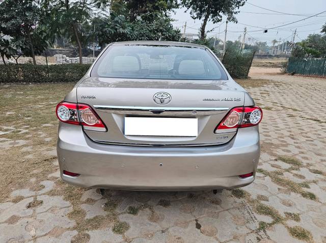 https://images10.gaadi.com/usedcar_image/4278087/original/processed_10752b8cfa0f8dce774193d20cbb2dda.jpg?imwidth=6401