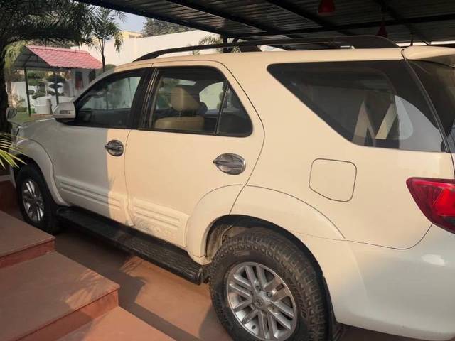 https://images10.gaadi.com/usedcar_image/4278158/original/processed_c400accb-5a20-4c8e-87b5-0ae0d86dc601.jpg?imwidth=6402