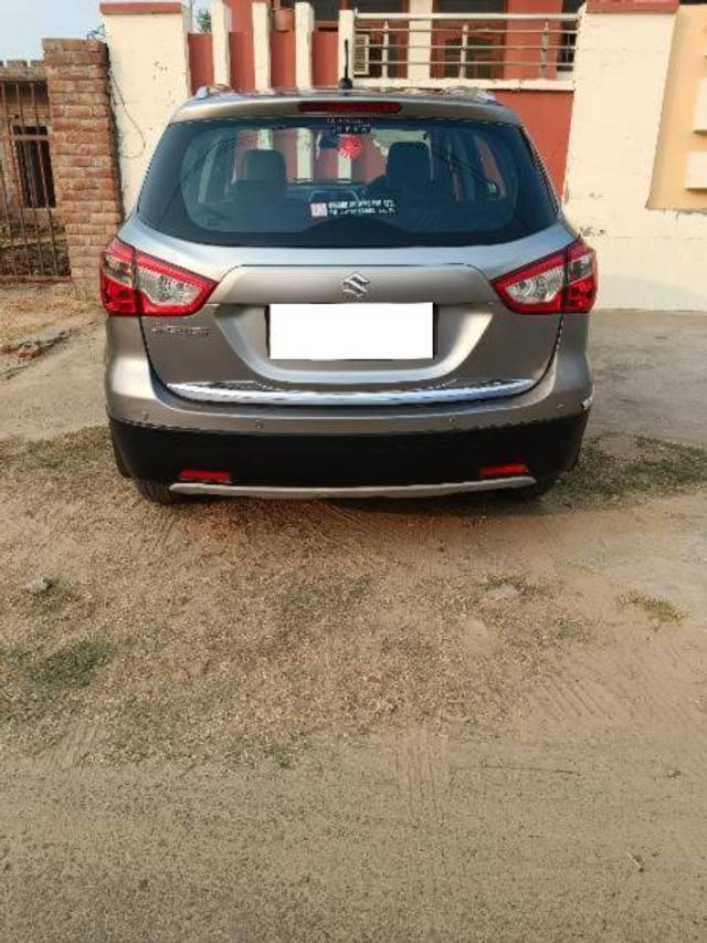 https://images10.gaadi.com/usedcar_image/4278233/original/processed_df825bc3-2b43-4b18-b31f-3eab0c264218.jpg?imwidth=6402