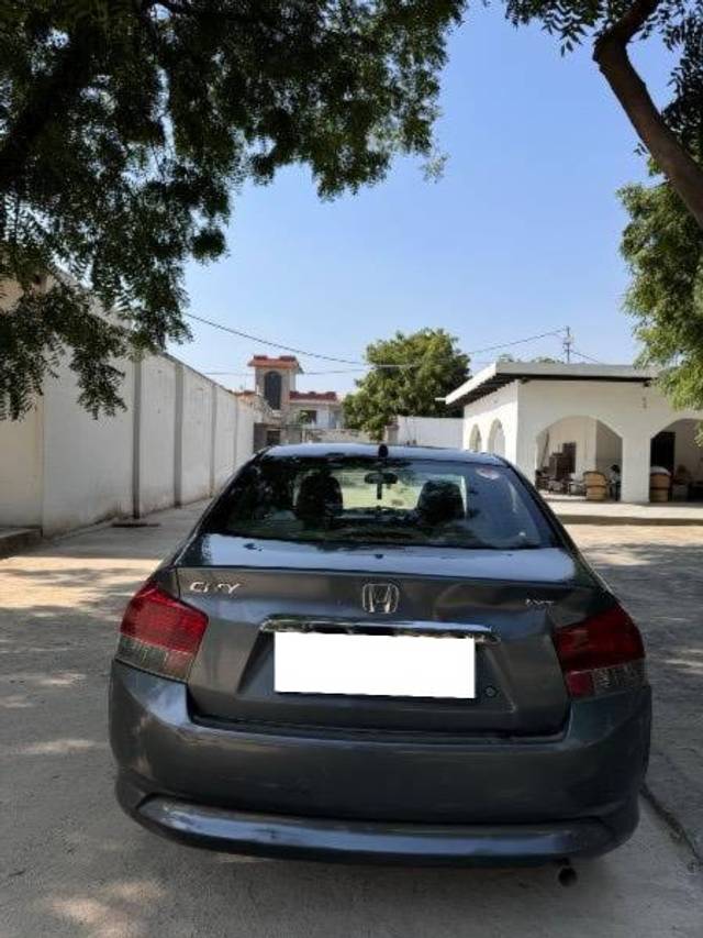 https://images10.gaadi.com/usedcar_image/4278240/original/processed_51f4caf0-d4a6-456b-99d5-fc3ddffe5772.jpeg?imwidth=6401