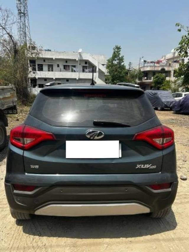 https://images10.gaadi.com/usedcar_image/4278457/original/processed_c6abc742-4de4-43a8-81d6-33a6b2187252.jpeg?imwidth=6401